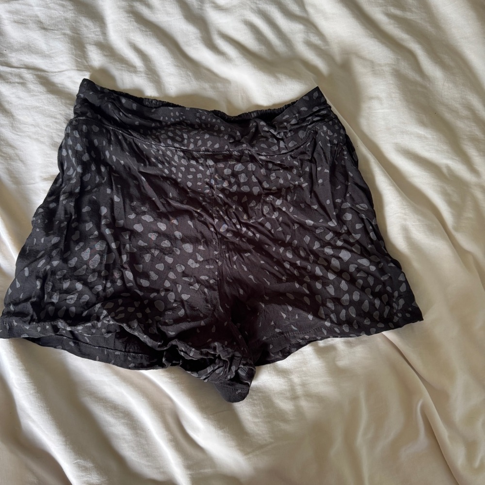Waiwaolani shorts